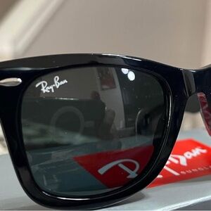 Ray-Ban Classic Black Sunglasses